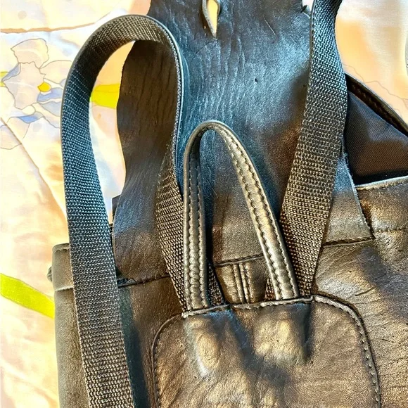 Black Leather backpack, handcrafted. Soft leather sturdy adjustable strap. - Picture 14 of 16